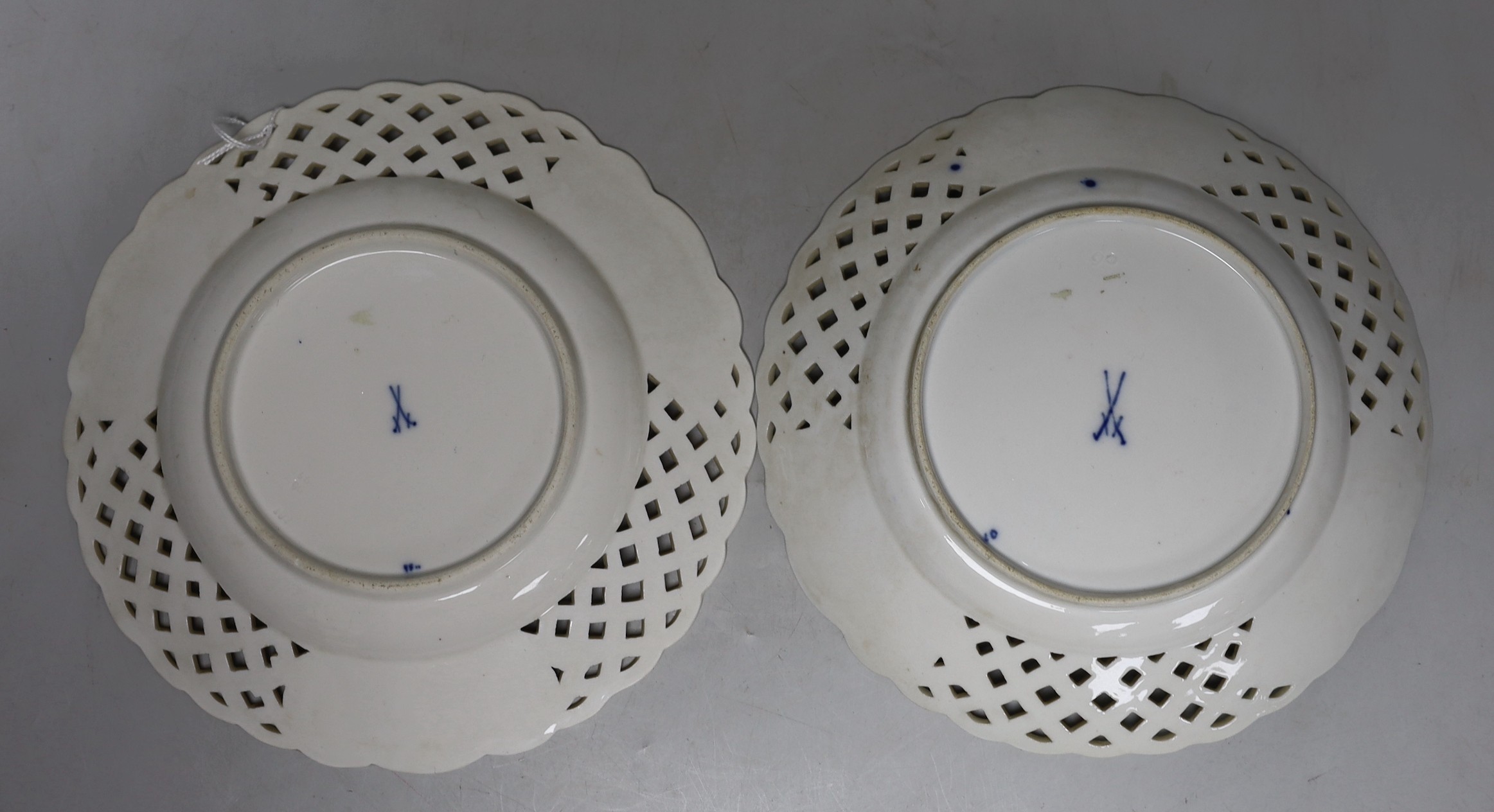 A pair of Meissen Onion pattern blue and white pierced porcelain dishes, 20cm diameter